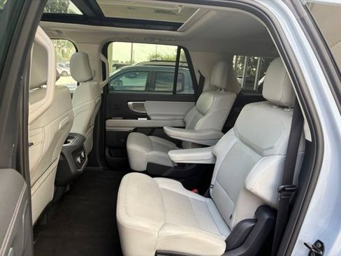 Used 2025 Ford Expedition Max Platinum w/ Driver's Package AWD/4WD image 14