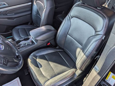 Used 2019 Ford Explorer Sport image 8