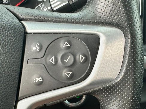 Used 2024 GMC Terrain SLE FWD image 19