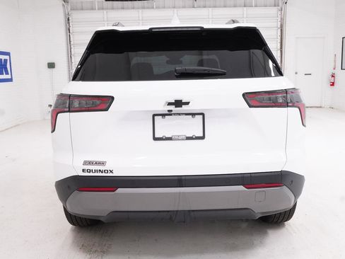 New 2026 Chevrolet Equinox LT w/ Midnight Edition FWD image 6