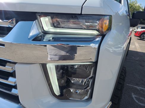 Used 2022 Chevrolet Silverado 2500 LTZ AWD/4WD image 9