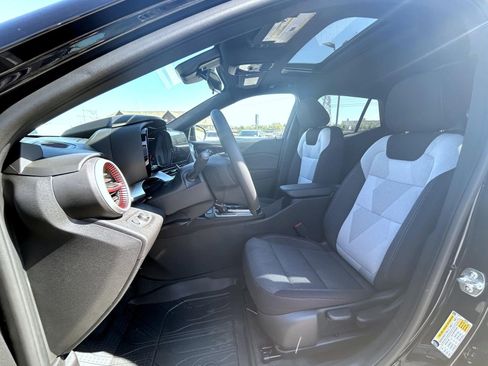 New 2026 Chevrolet Trax RS w/ Sunroof Package image 10