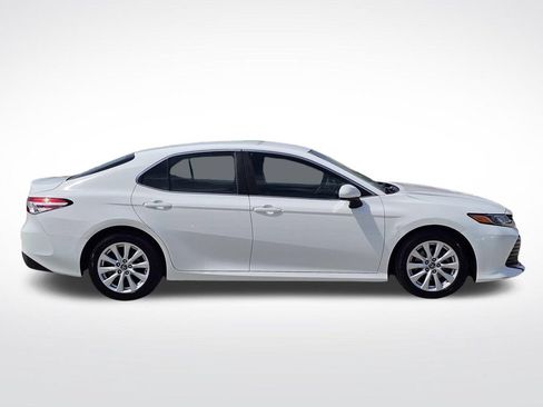 Used 2018 Toyota Camry LE FWD image 36