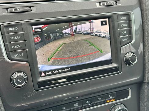 Used 2017 Volkswagen Golf Alltrack SE AWD/4WD image 16