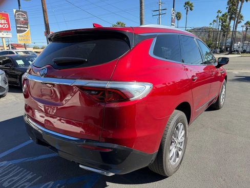 Used 2024 Buick Enclave Premium image 8