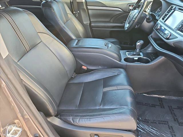 Used 2018 Toyota Highlander SE AWD/4WD image 20