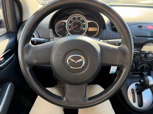 Used 2014 MAZDA MAZDA2 Sport image 23