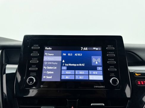 Used 2022 Toyota Camry LE w/ Carpet Mat Package (TMS) FWD image 4