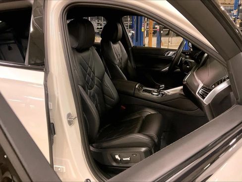 Used 2023 BMW X6 xDrive40i w/ M Sport Package image 8