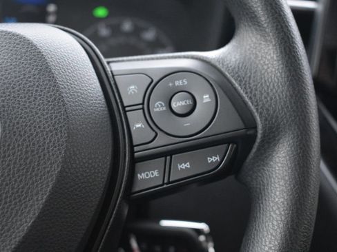 Used 2025 Toyota Corolla LE image 16