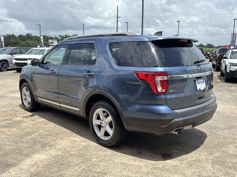 Used 2019 Ford Explorer XLT FWD image 5