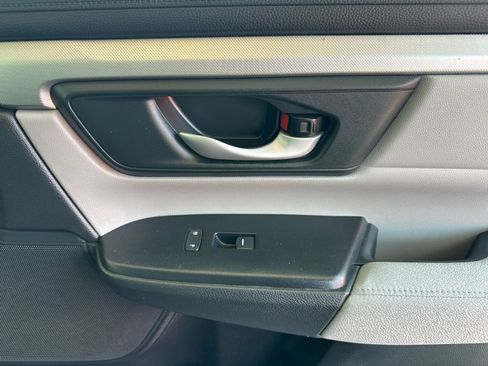 Used 2017 Honda CR-V LX image 18