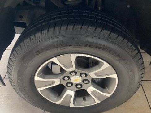 Used 2017 Chevrolet Colorado Z71 RWD image 26