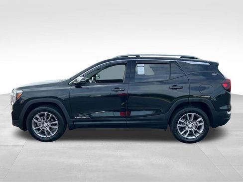 Used 2024 GMC Terrain SLT AWD/4WD image 2