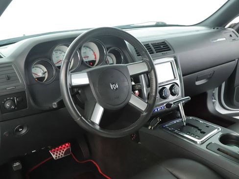 Used 2010 Dodge Challenger R/T image 10