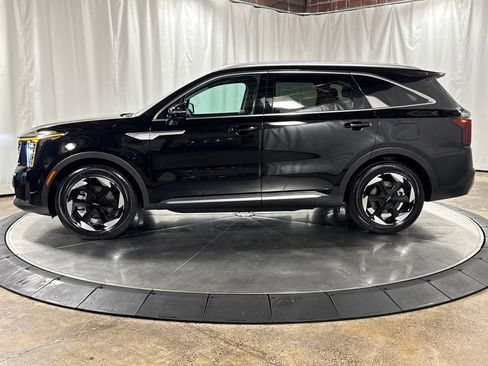 Certified 2025 Kia Sorento EX w/ EX Panoramic Sunroof Package AWD/4WD image 8