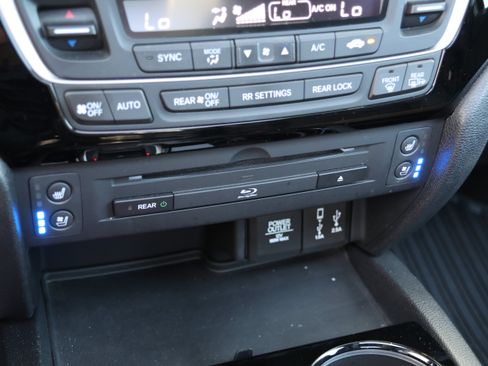 Used 2018 Honda Pilot Elite image 31