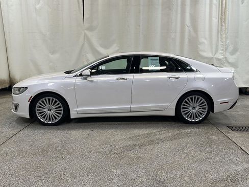 Used 2017 Lincoln MKZ Reserve AWD/4WD image 2