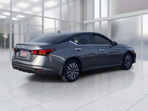 New 2025 Nissan Altima 2.5 SV image 6