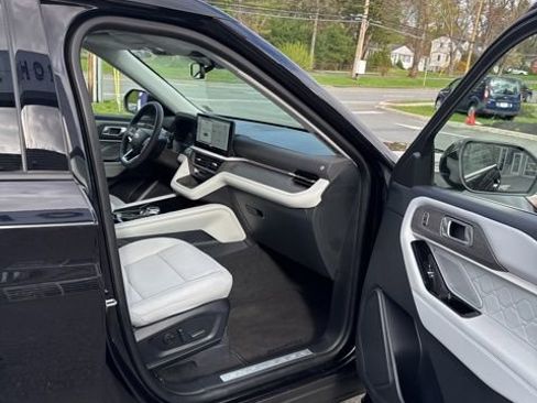 New 2026 Ford Explorer Platinum w/ LUX Leather Package AWD/4WD image 48