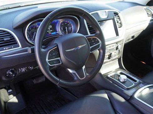 Certified 2022 Chrysler 300 Touring L image 16