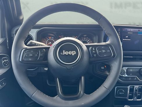 Used 2025 Jeep Wrangler Unlimited Sport AWD/4WD image 13