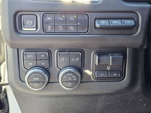 Used 2023 GMC Yukon XL AT4 w/ AT4 Premium Plus Package AWD/4WD image 21