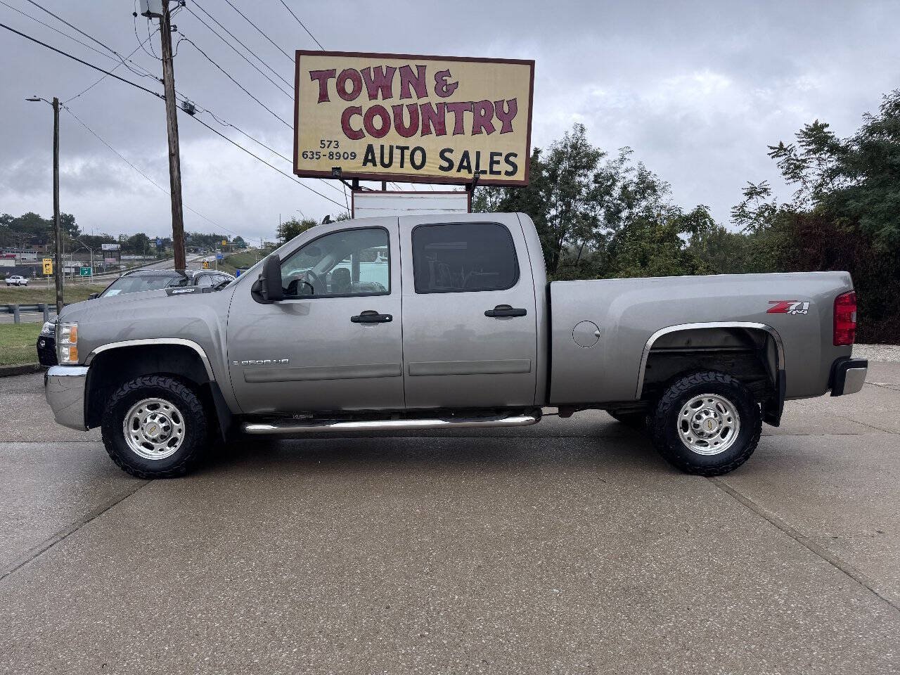 Used 2007 Chevrolet Silverado 2500 LT w/ 1LT Convenience Package AWD/4WD image 4