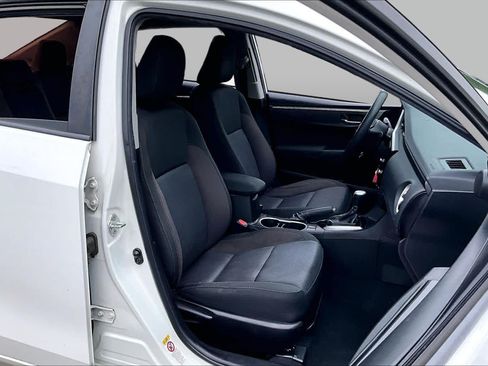 Used 2018 Toyota Corolla LE FWD image 8