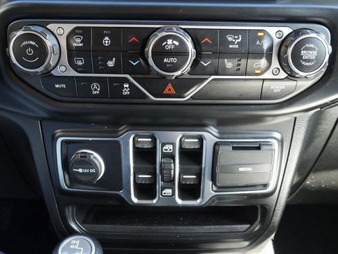 Used 2022 Jeep Wrangler Unlimited Sport w/ Cold Weather Group image 21