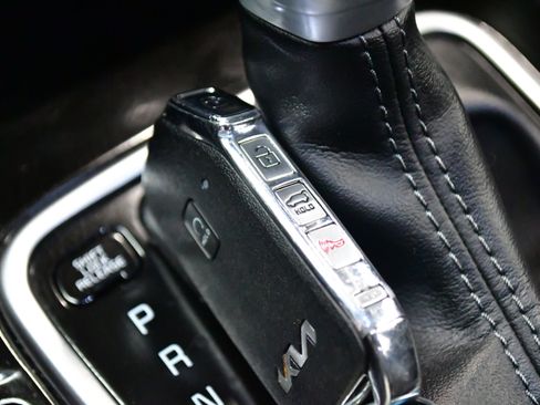 Used 2025 Kia Seltos S FWD image 30