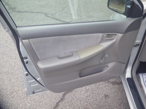 Used 2006 Toyota Corolla CE image 17