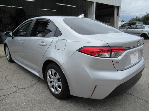 Used 2025 Toyota Corolla LE FWD image 6