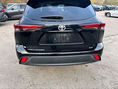 Used 2024 Toyota Highlander XLE image 7