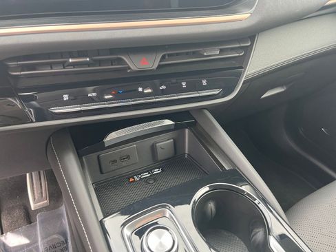 Used 2024 Buick Envision Sport Touring image 21