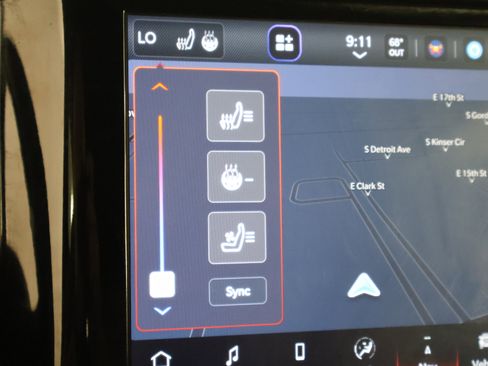 Used 2024 RAM 1500 Laramie image 30