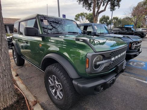 Used 2025 Ford Bronco Badlands image 11
