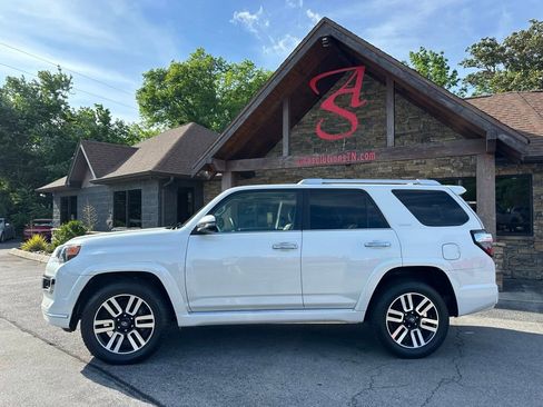 Used 2019 Toyota 4Runner Limited AWD/4WD image 2