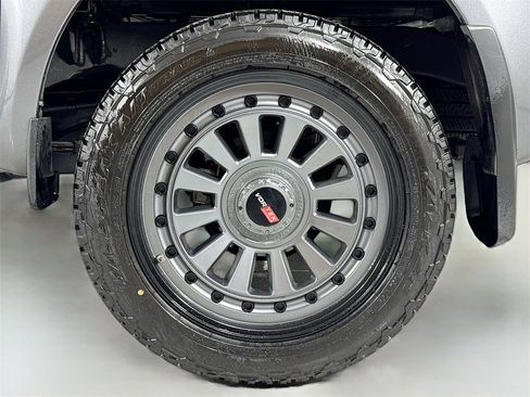 Used 2017 Nissan Frontier SV w/ SV Value Truck Package image 11