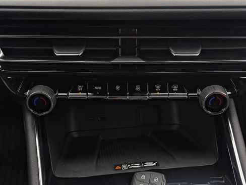 New 2026 Chevrolet Traverse LT w/ LPO, Floor Liner Package image 25