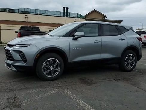 Certified 2025 Chevrolet Blazer LT FWD image 4