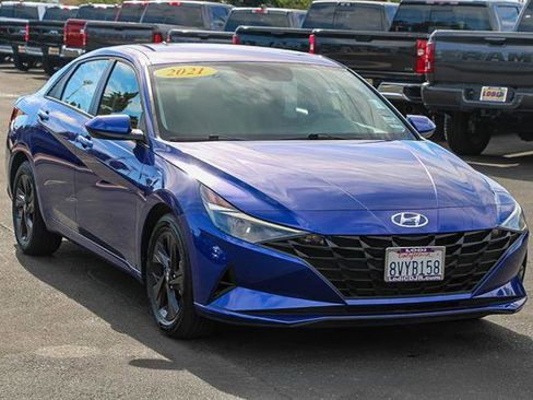Used 2021 Hyundai Elantra SEL w/ Cargo Package image 5