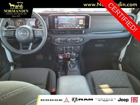 Certified 2026 Jeep Gladiator Mojave AWD/4WD image 6