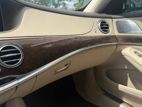 Used 2019 Mercedes-Benz S 560 4MATIC Sedan image 21