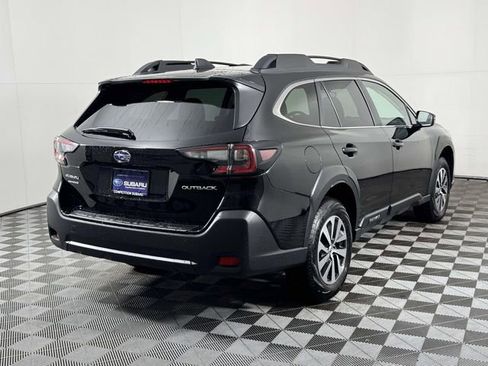 Used 2025 Subaru Outback Premium image 10
