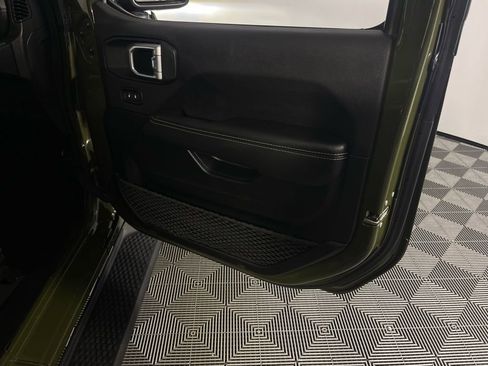 Used 2022 Jeep Wrangler Unlimited Sahara w/ Cold Weather Group image 31