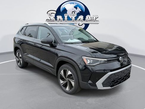 New 2026 Volkswagen Taos SE AWD/4WD image 1