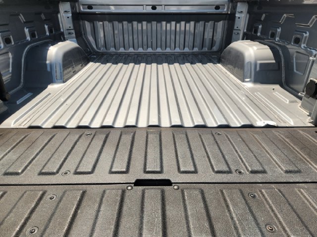 Used 2025 GMC Sierra 1500 SLT RWD image 32