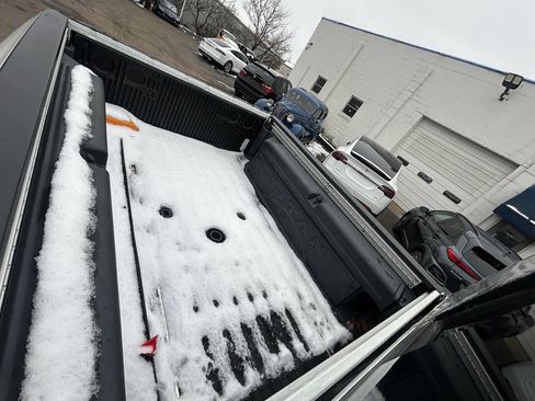 Used 2019 Nissan Titan PRO-4X w/ Pro-4x Convenience Package image 17