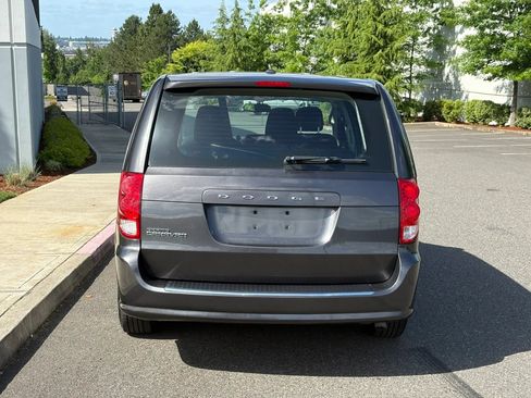Used 2016 Dodge Grand Caravan American Value Package w/ UConnect Hands-Free Group FWD image 4